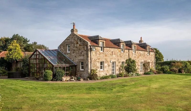 Fabulous Sleeps 10 Country House