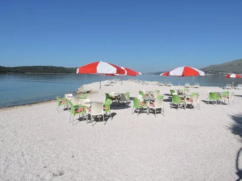 Family Friendly Apartment with pool 2 Minutes Walk From The Sea