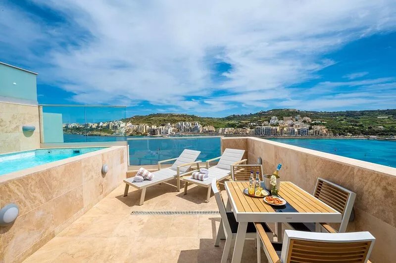 Luxury Apartment With Private Heated Pool Overlooking Sea Views