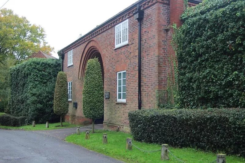 Detached Luxury Gatehouse In A Quiet Rural Setting