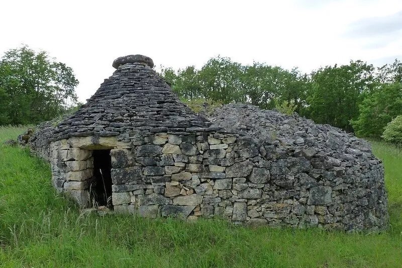 Cottage, old barn of the nineteenth century. Ideal Families, disabled access.