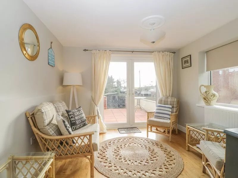 THE STATION HOUSE, pet friendly, character holiday cottage in St Bees