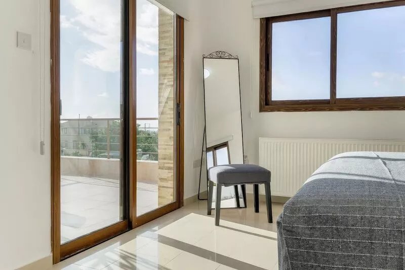 Huge family house 5 minutes from the heart of Paphos. and other attractions.