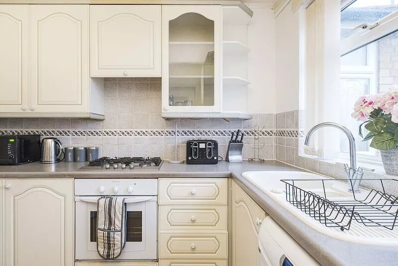 Essex Large Family, Group, Contractors with Parking