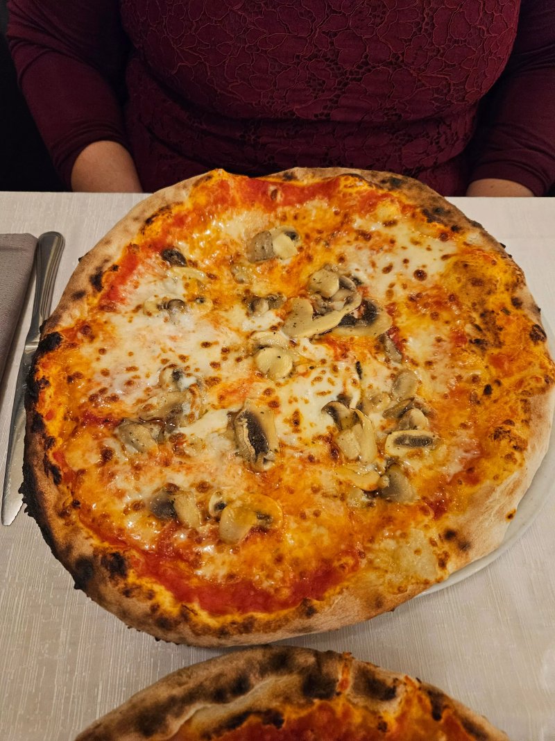 Pizzeria Tomi