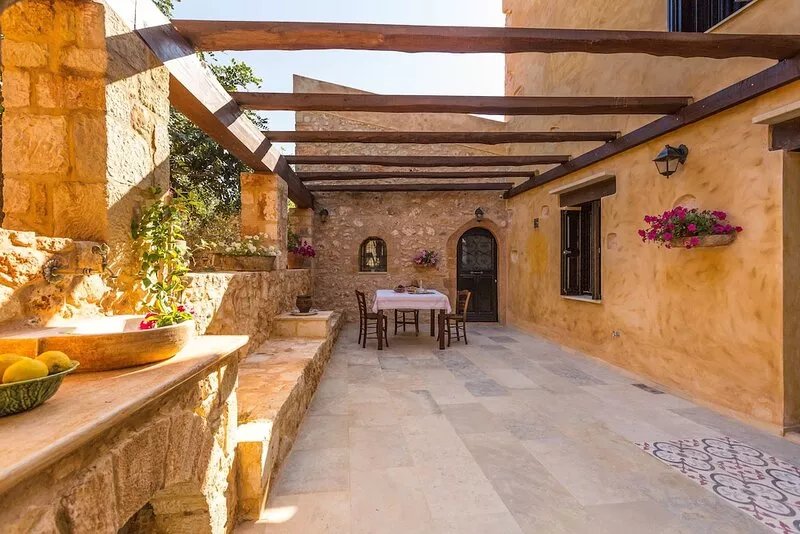 Exquisitely restored villa, pool with full privacy, patio, bbq, cosy ambience!
