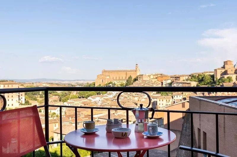 Siena Historic Center Stylish Flat with Balcony!