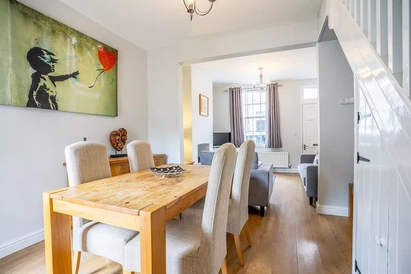 7 Buckingham Street  -  a family break that sleeps 4 guests  in 2 bedrooms