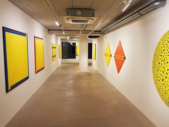 White & Weiss Contemporary Art Gallery
