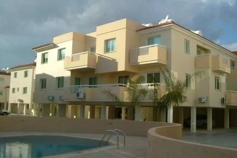 TWO BEDROOM 2ND FLOOR APT SLEEPS 4/5  SEA VIEWS WIFI FULL SKY PACKAGE AIR-COND8