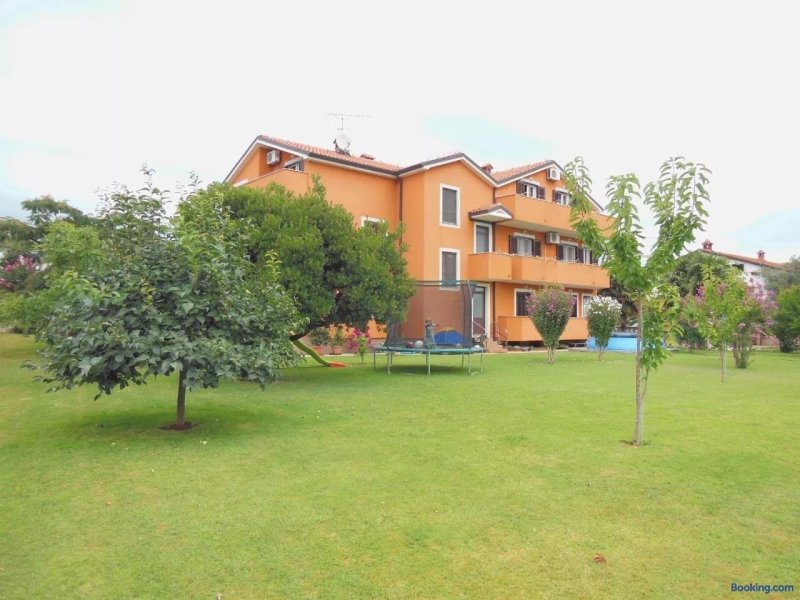 Anita's Terrace Apartment