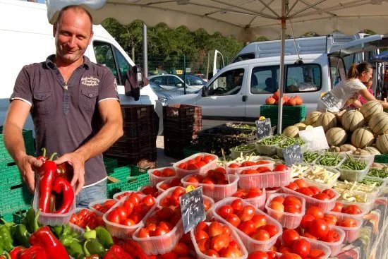 Marche Agricole de Velleron