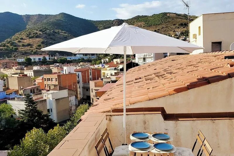 Cosy apartment to discover Costa Brava. Walking distance to the beach.