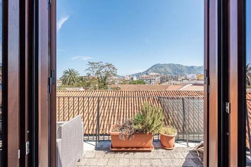 Schiavuzzo Apartment with Terrace by Wonderful Italy