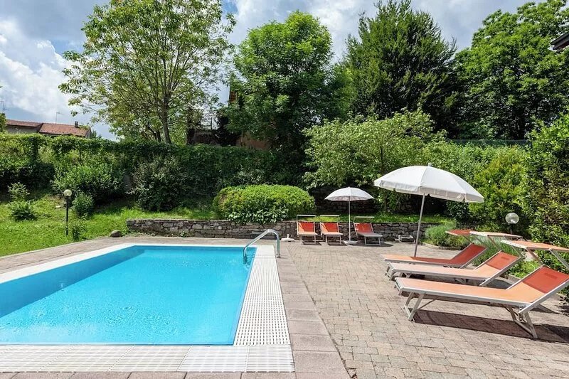 Casa Frey apt. 1 three-room apartment on Lake Orta with garden and swimming pool
