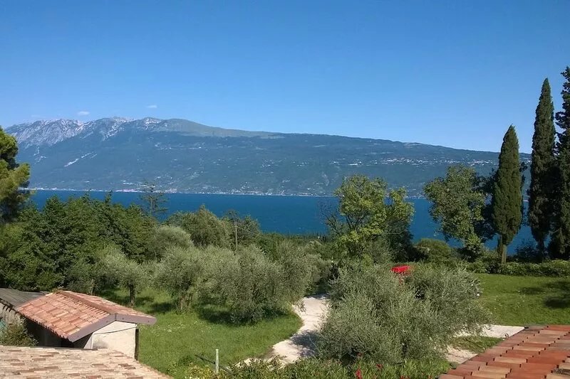 Cozy Apartment for Two on the Hills of Lake Garda