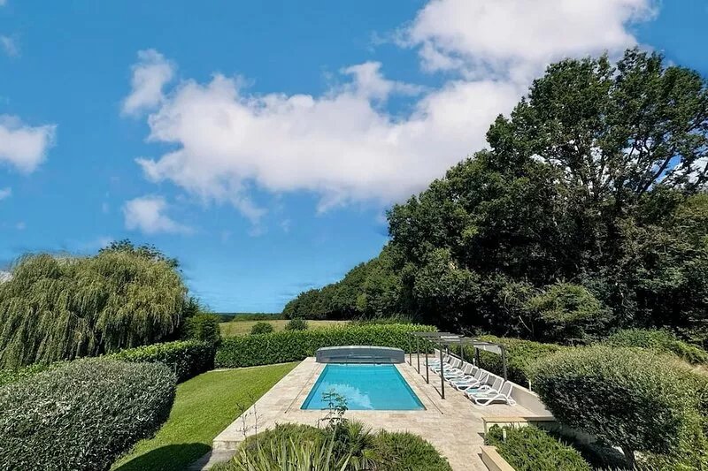 ACABANES Luxury villa with heated pool, 20 min Bergerac airport, 5m Vigiers golf