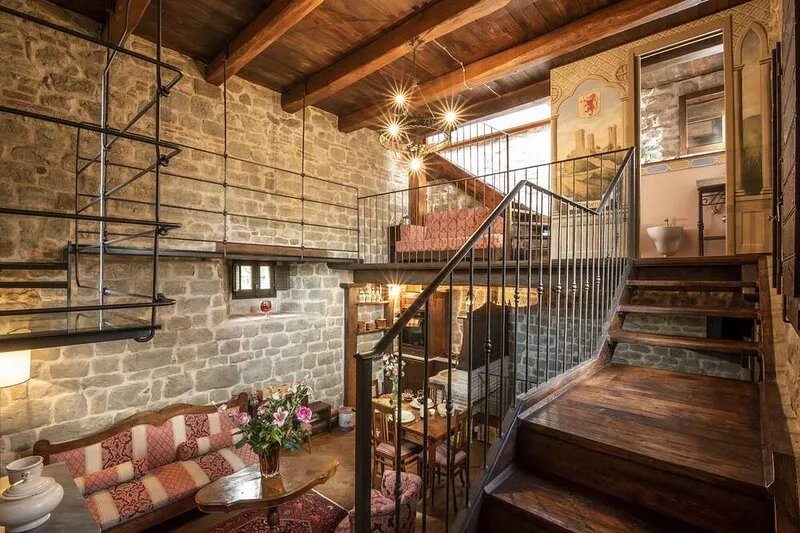 Near  FLORENCE dreams MEDIEVAL TOWER LUNGARNO, JACUZZI  ROOF for couple in love