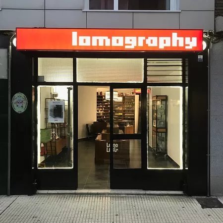 Lomography Embassy Gijon
