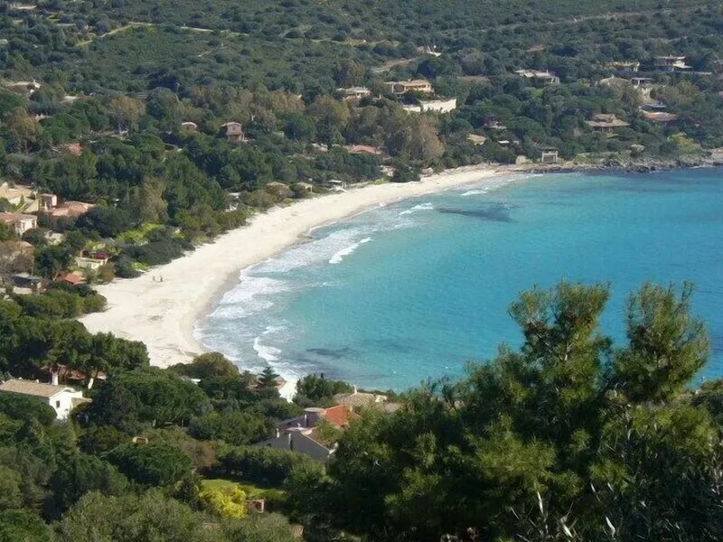 House with garden in excellent location 500 meters from the sea only for two