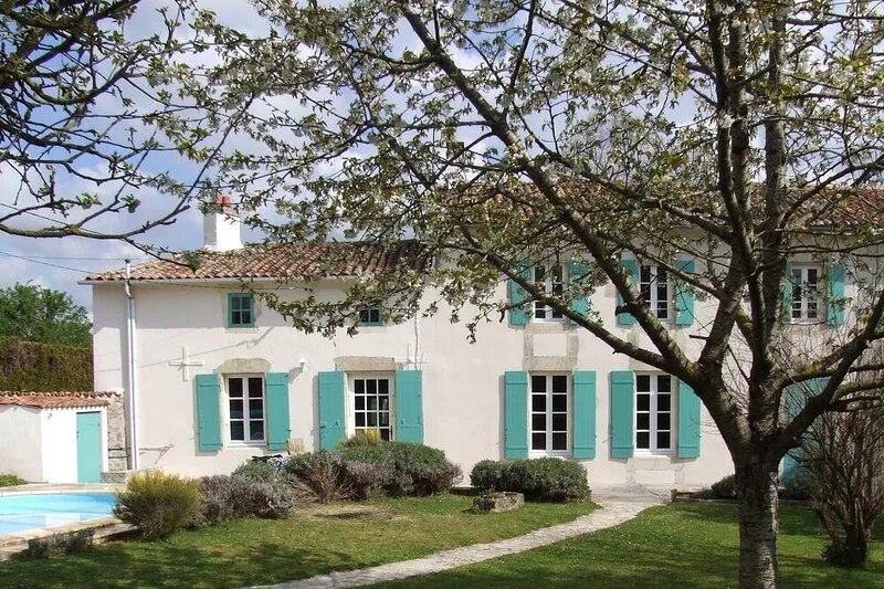 Charming Period House With Private Heated Pool Nr St Jean D'angely, Charente