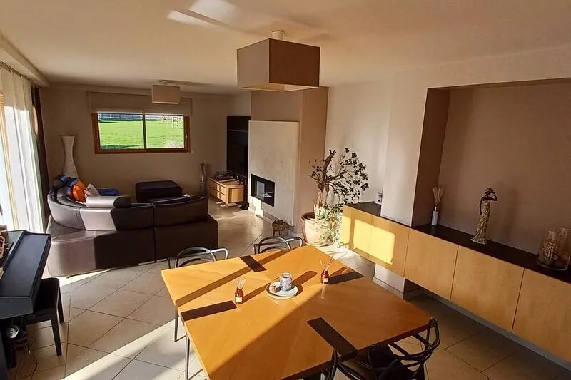 Quiet, cosy family home 5 minutes from the Rance river