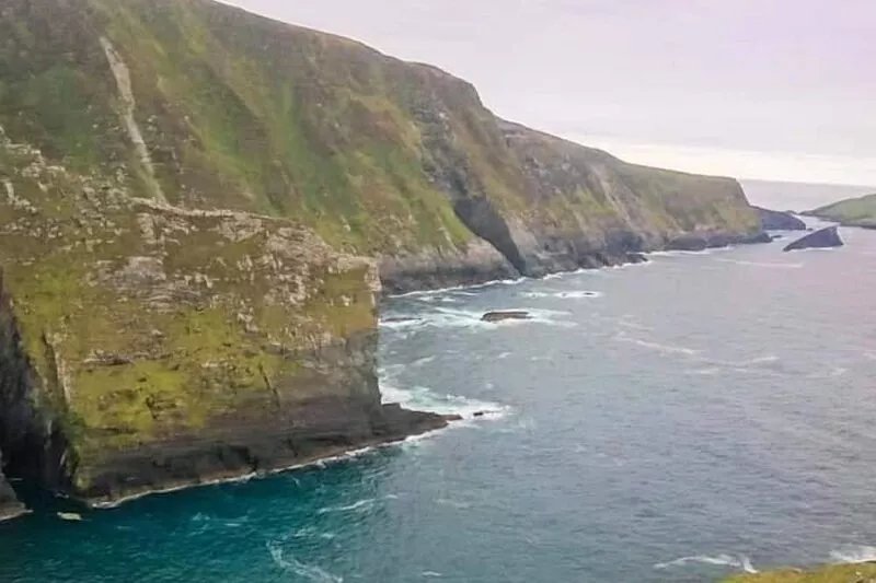 WILD ATLANTIC WAY COUNTRY COTTAGE in Portmagee, County Kerry
