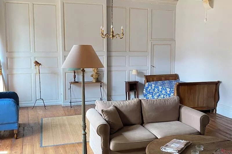 House center town, perigord noir, close to shops, quiet, garden