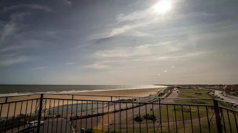 Stunning Sea View Penthouse – 2 Bedroom – 2 Bathr