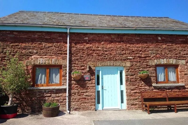 The Stables - Tyn Cellar Barns