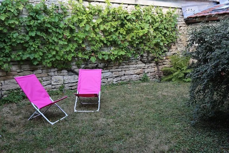 Urban cottage with garden
