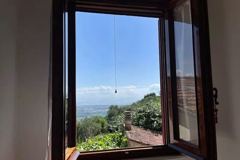 Pink House in the hills of Versilia with holistic massage service