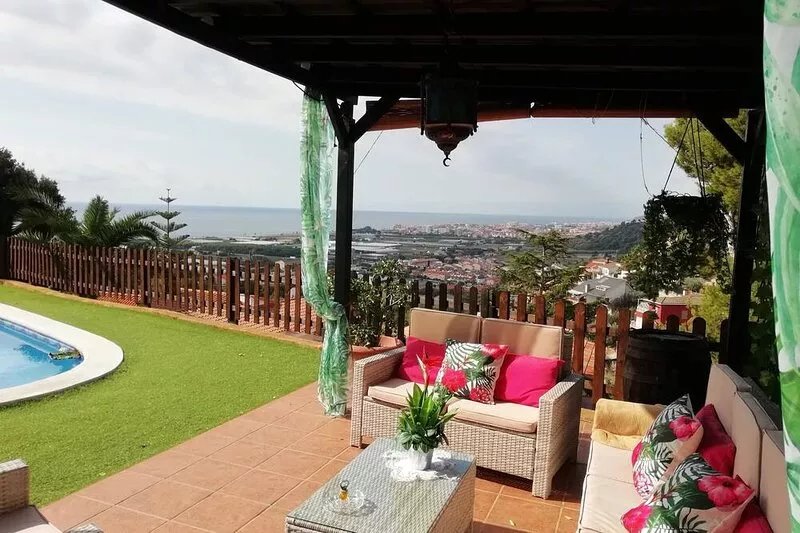 HOUSE IN SANTA SUSANA / GROUND FLOOR WITH POOL, BARBECUE AND CHILL OUT