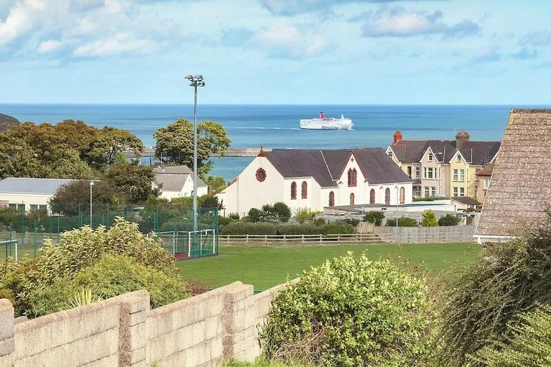 4 bedroom accommodation in Fishguard, Dyfed