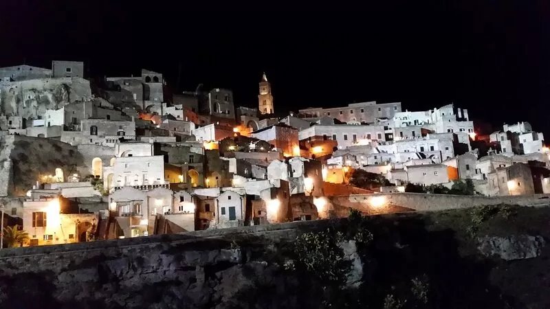 Le Luminarie Sassi - house in the rock in the heart of the Sassi of Matera