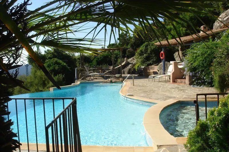 Large house with private pool quiet with views of the Gulf of Santa Giulia