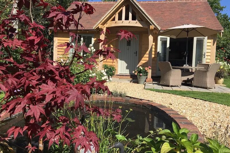 Luxury cottage sleeps 2 close to South Downs National park , coast and Goodwood
