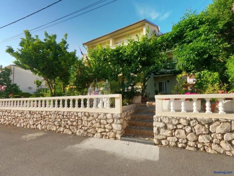 Apartments And Rooms By The Sea Palit, Rab - 5010