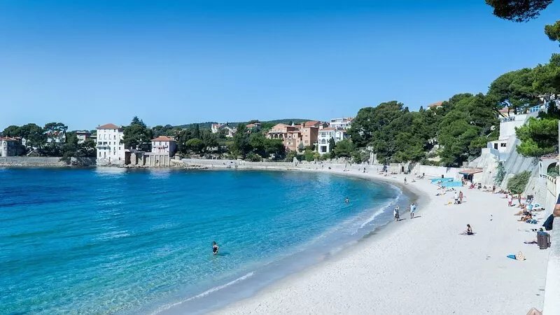 Two rooms standing Bandol, center, everything on foot, absolute calm