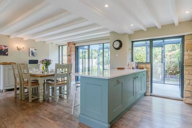 Barn End, Paxford - sleeps 6 guests  in 3 bedrooms
