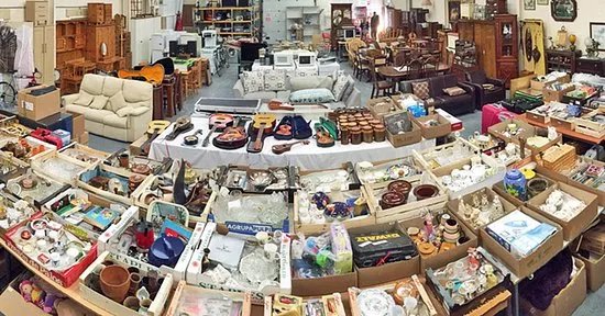 Sanderson's Auctions & Shop.