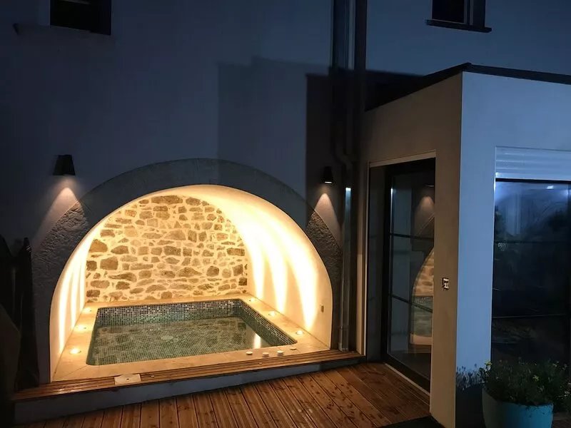 Independent village house rental with courtyard, terrace and pool.