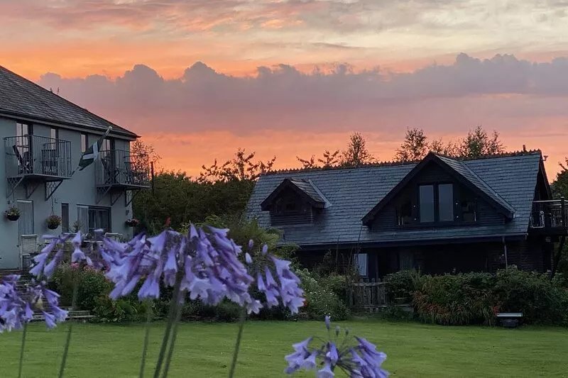 Sea View Barn Apartment at Downton Lodge, Near Dittisham, Peaceful Rural Setting