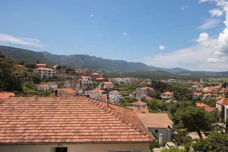 Apartment in Jelsa with Balcony, Air condition, WIFI (3621-1)