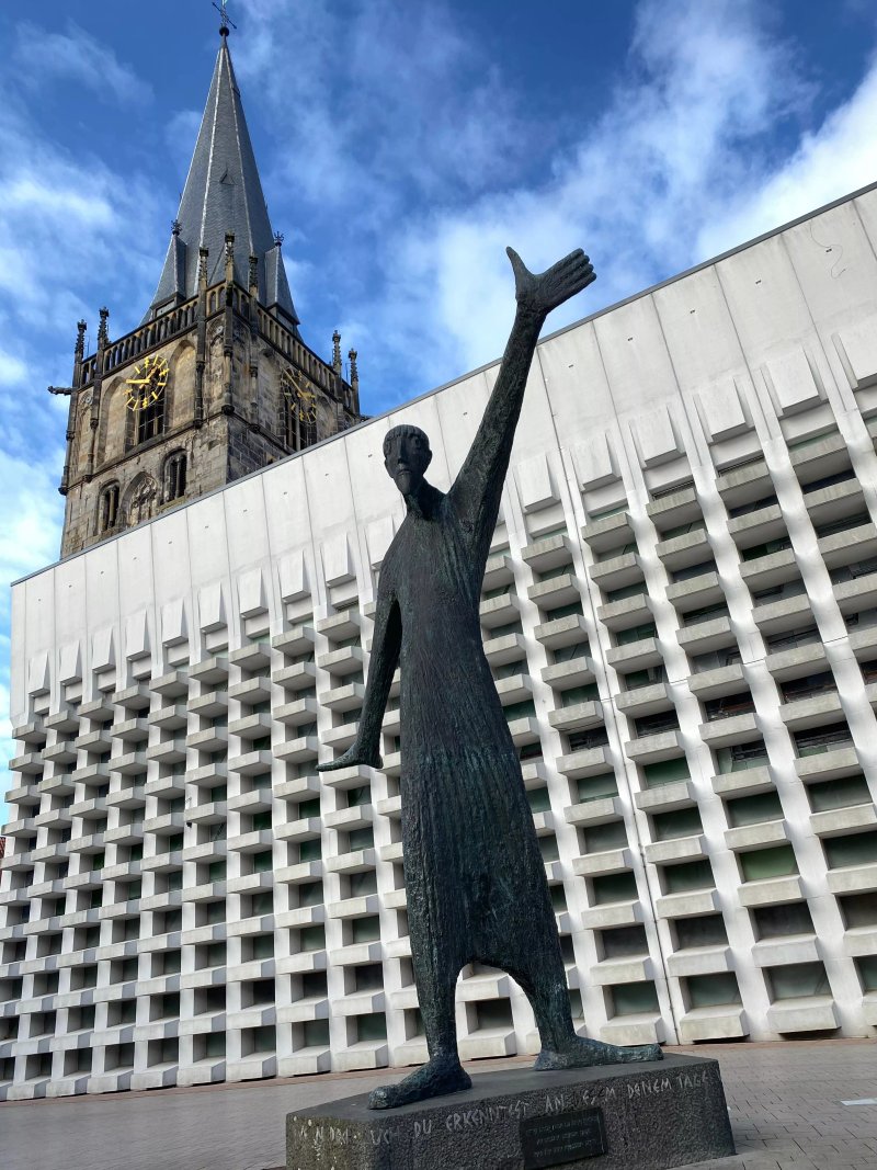 Skulptur "Der Mahner"