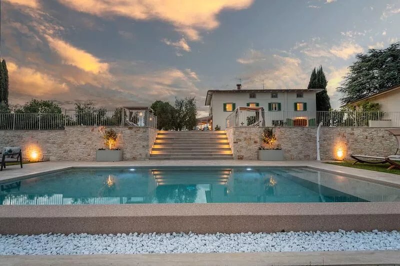 Villa Sunkiss: Luxury Farmhouse with Tuscan Flair at I Masi Winery