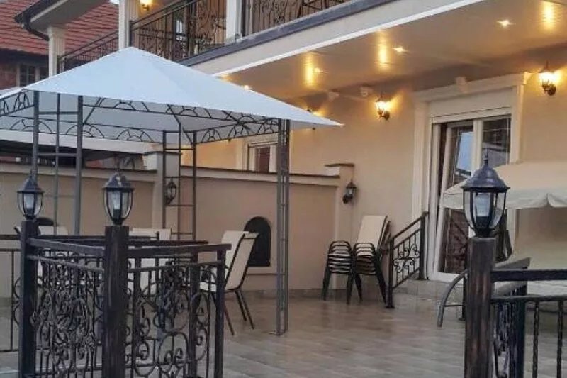 Great appartaments for relax and large groups, very close to a city center.