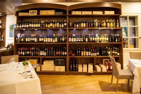 Renato Pedrinelli Wine shop