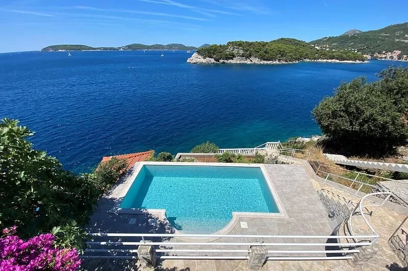 Beautiful waterfront Villa, with private sea access and pool, close to Dubrovnik