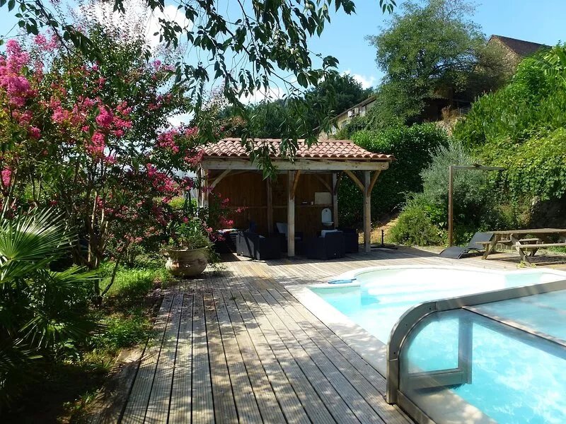 Pretty gite with pool, located 5 min from Sarlat